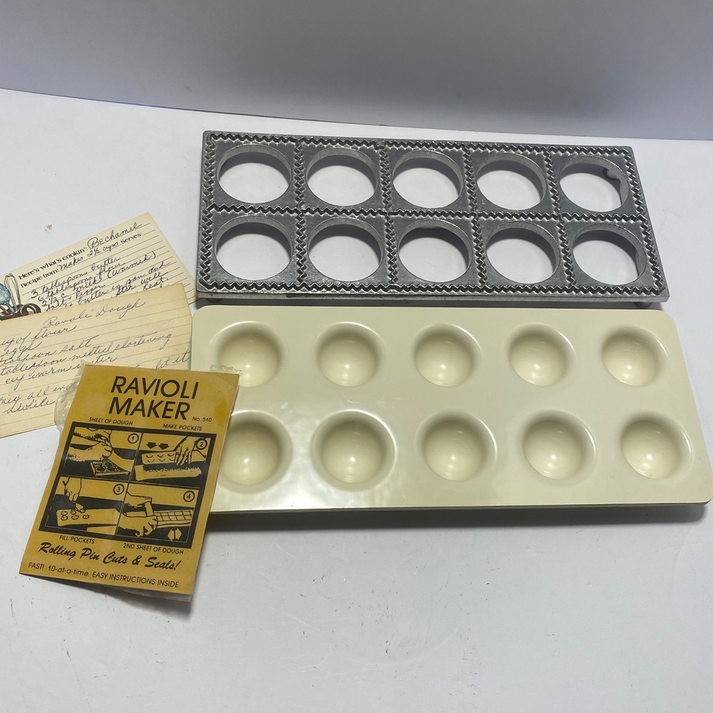 Vitantonio Ravioli Maker No 510 Silver Excellent Vintage Metal Press Recipe